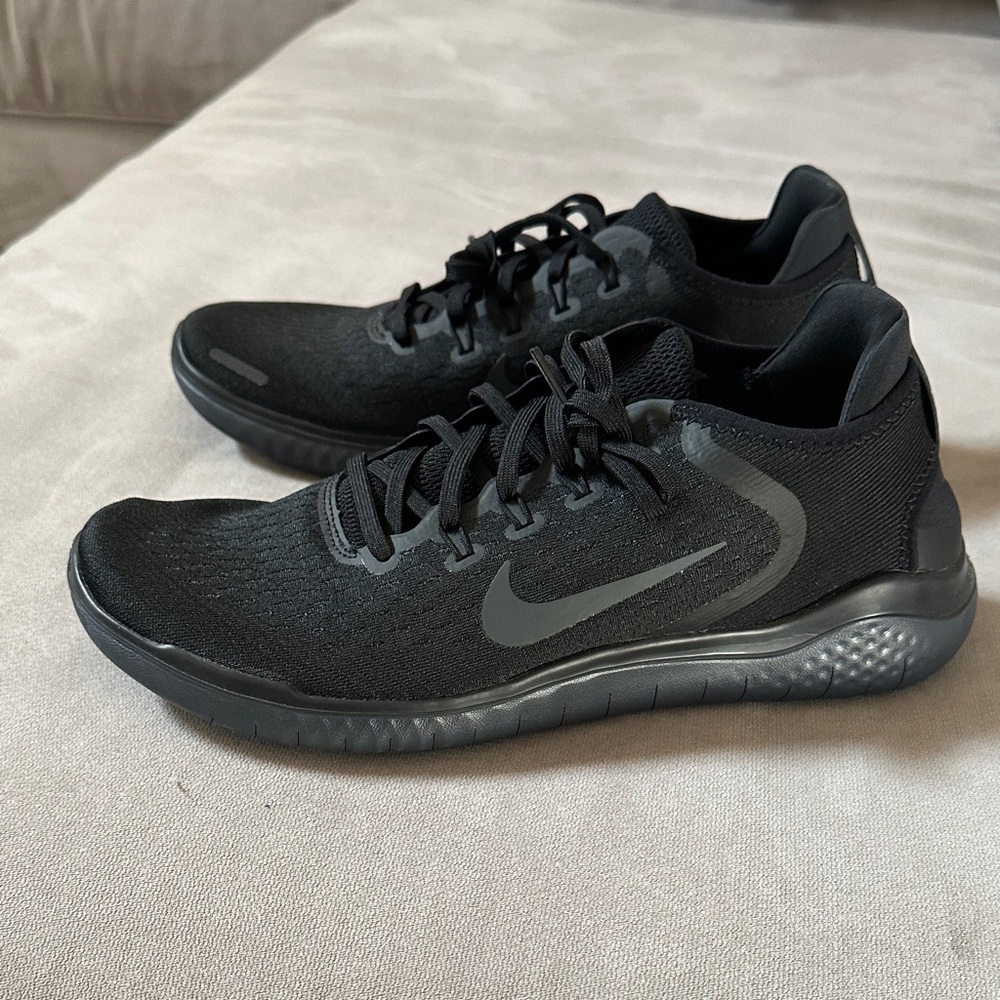 Nike Men's Black Athletic Training Sneakers